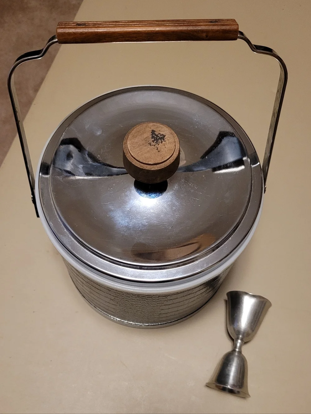 Vintage Atapco Ice Bucket Black Faux Alligator Chrome Mid Century Modern.